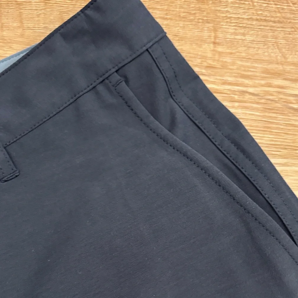 NWT - Faherty Men's Dark Blue Flat Front Shorts